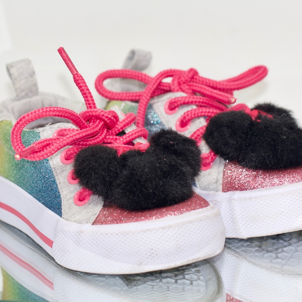 Batel's Mini Mouse Shoes - Picture 2 of 7